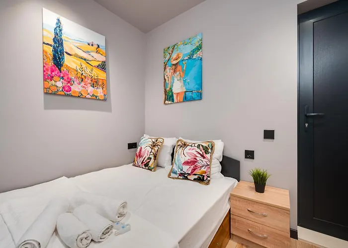 Flats With Style Apartment *