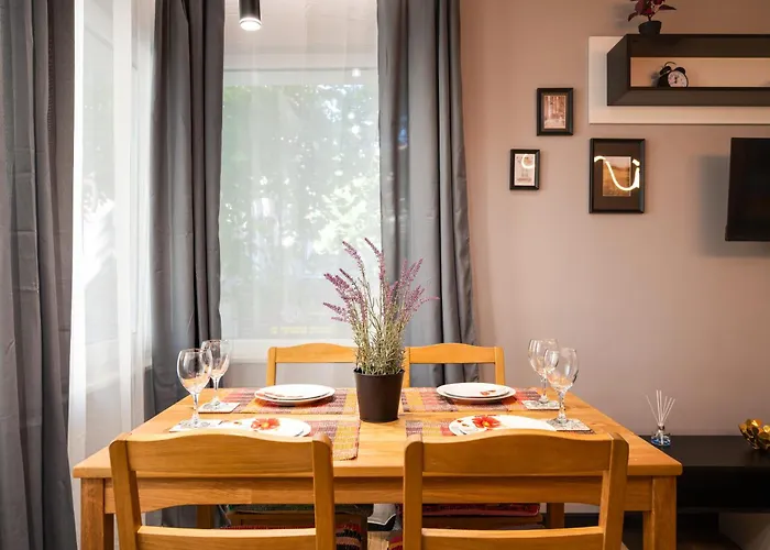 Flats With Style Warna