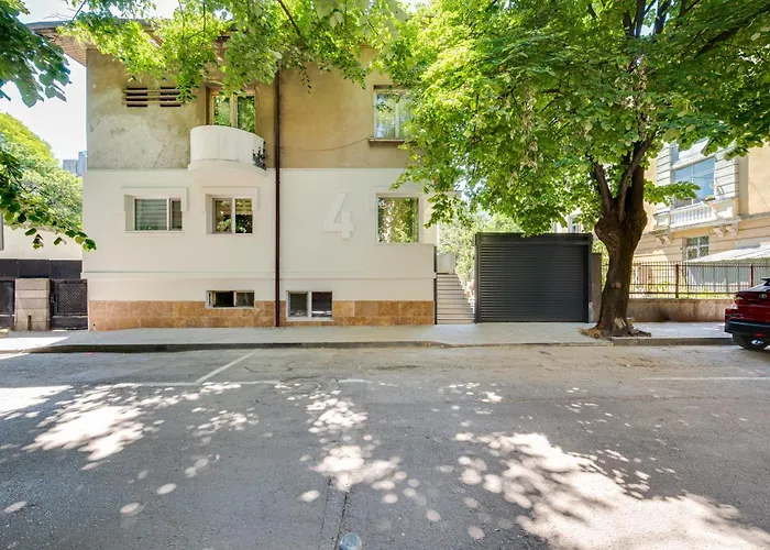 Flats With Style Warna