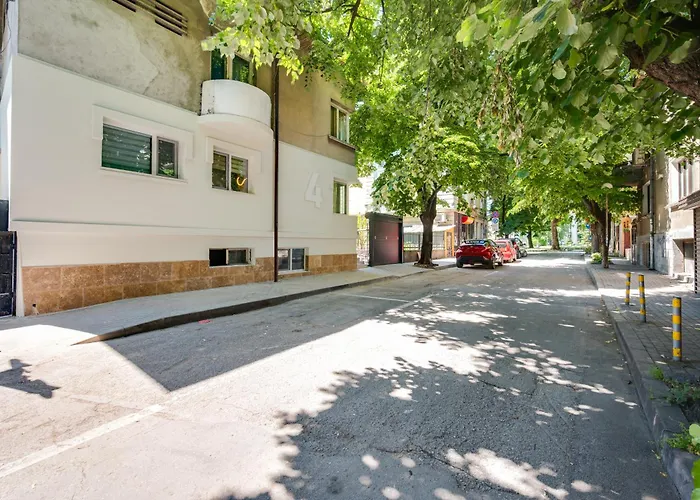 Flats With Style Warna